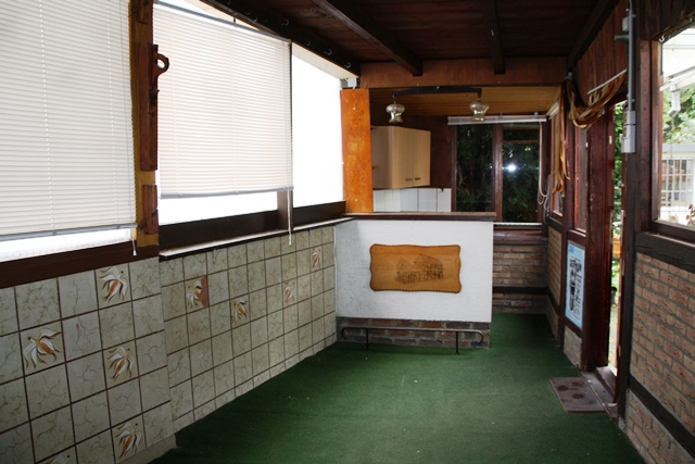 Partyraum hinter Garage Haus Siegburg