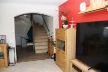 Wohnen mit Blick in Diele Gro�z�gige Wohnung mit Balkon und Dachterrasse in Siegburg Kaldauen