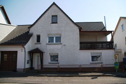 Hauptbild Preisschlager mitten in Buchholz!! - Saniertes Haus mit 2 Garagen, Garten